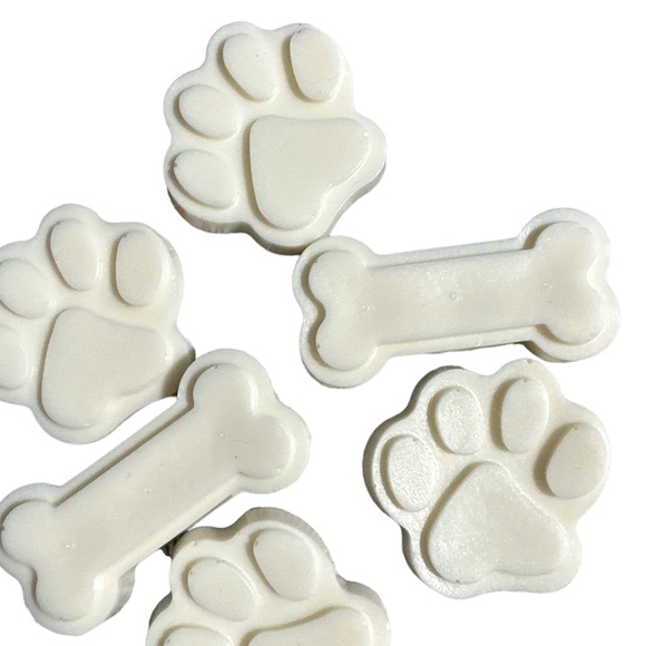 Hand Crafted Soap - Paws & Bones🐾 - Picture 3 of 4